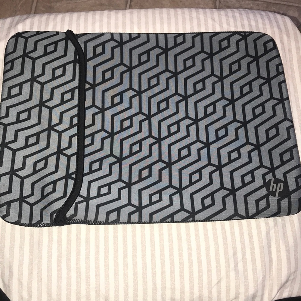 Laptop sleeve